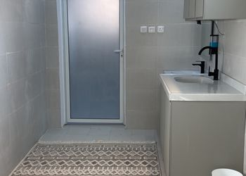 استديو هادئ بسرير ماستر