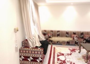 استراحة بغرفة نوم وجلسة خارجية 