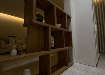 استديو بأثاث مريح وبسيط 