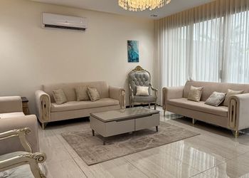 استراحة بجلسة خارجية و مسبح