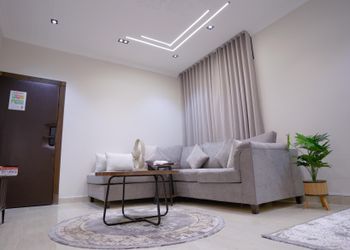 شقة بغرفة معيشة وغرفة نوم 