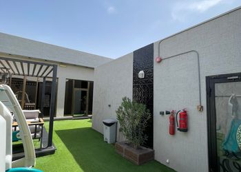 شالية بمجلس مطل على المسبح 