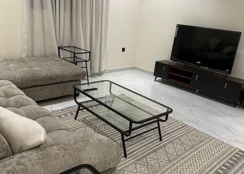 شقة بصالة وغرف نوم