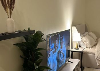 استديو بسرير ماستر وجلسة جانبية 
