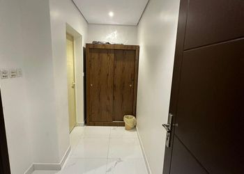 استديو بسرير ماستر وجلسة جانبية 