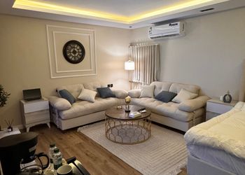 استديو هادئ بدخول ذاتي 
