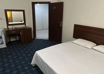 استديو بسرير ماستر وأثاث مريح 