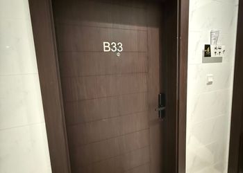 استديو بسرير ماستر وجلسة جانبية