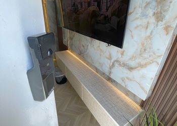 استديو هادئ بدخول ذاتي 