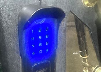 شقة بغرفتين نوم وصالة