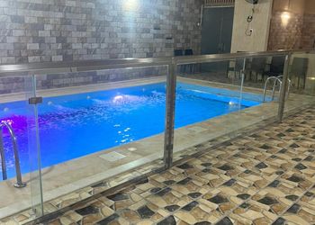 استراحة بمسبح خارجي ومجلس 