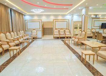 شاليه بمسطح اخضر ومجلس للمناسبات