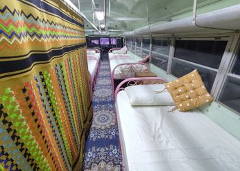 كرفان بأسرة مفردة ومرافق مشتركة