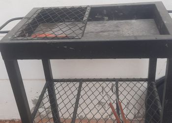 شاليه بمسطح اخضر وجلسة خارجية