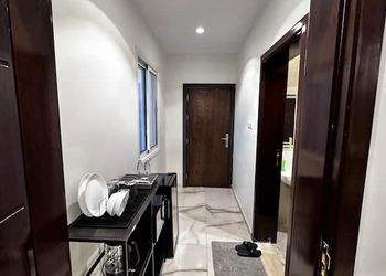 استديو بسرير ماستر وجلسة جانبية 