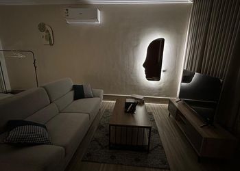 استديو هادئ بسرير ماستر