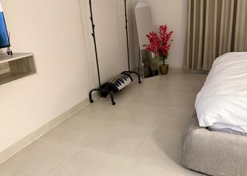 استديو بسرير ماستر وجلسة مريحة 