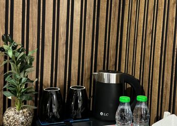 استديو بأثاث مريح وبسيط 