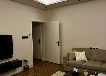 استديو بسرير ماستر وجلسة جانبية 