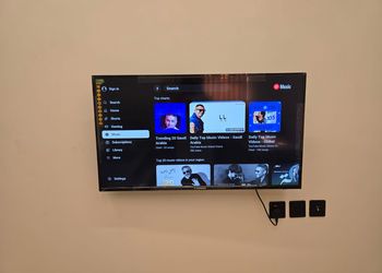 استديو بأثاث بسيط ومريح 