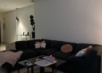 شقة بدخول ذاتي وغرفة نوم 
