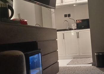 استديو انيق بدخول ذاتي 