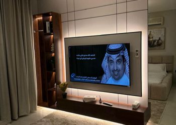 استديو بأثاث مريح وبسيط 