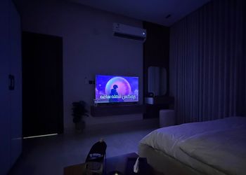 استديو بديكور عصري بدخول ذاتي