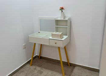 شقة بغرفة معيشة وغرفتين نوم 