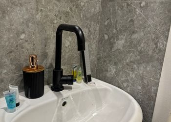 استديو هادئ بدخول ذاتي 