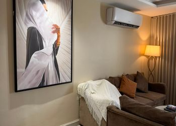 استديو بسرير ماستر وجلسة جانبية