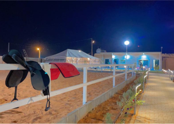 استراحة مع اسطبل خيول وجلسات