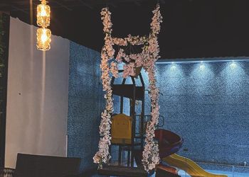 شاليه بألعاب مائية وجلسة خارجية