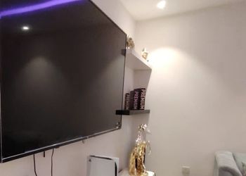 شقة بصالة وثلاث غرف نوم دخول ذكي