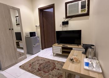 استديو بسرير ماستر 