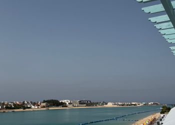 استديو بسرير ماستر وجلسة جانبية 