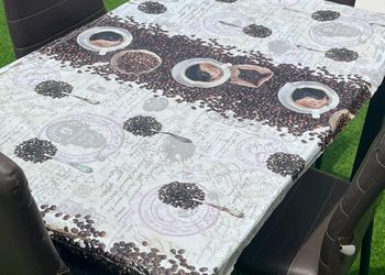 استراحة بصالة جلوس ومسطح اخضر