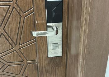 استديو هادئ بسرير ماستر 