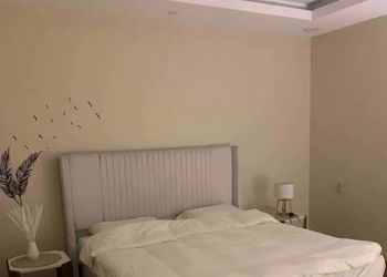 شقة بغرفة معيشة وغرفة نوم 