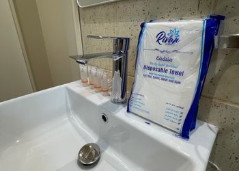 شقة بغرفة معيشة وغرفة نوم 