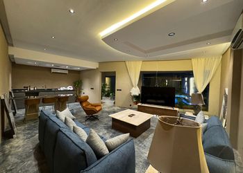 شالية مرتب بمجلس ومسبح خارجي