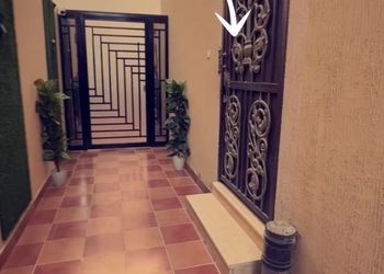 استديو بأثاث مريح وبسيط 