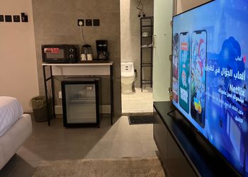 استديو هادئ بدخول ذاتي 