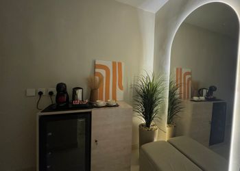 استديو هادئ بدخول ذاتي 