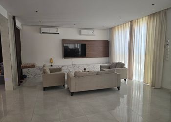 شاليه بمسطح اخضر ,ومسبح خارجي 