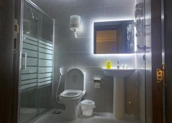 شقة بصالة وغرف نوم