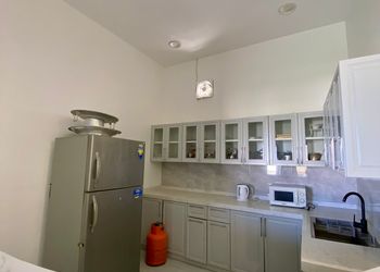 استراحة بمسطح اخضر ومجالس