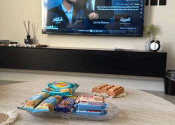 شقة بغرفتين نوم وصالة 