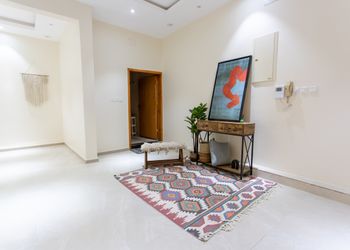 شقة بدخول ذاتي وغرفة جلوس