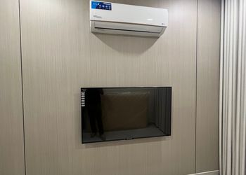 استديو بأثاث مريح وبسيط 